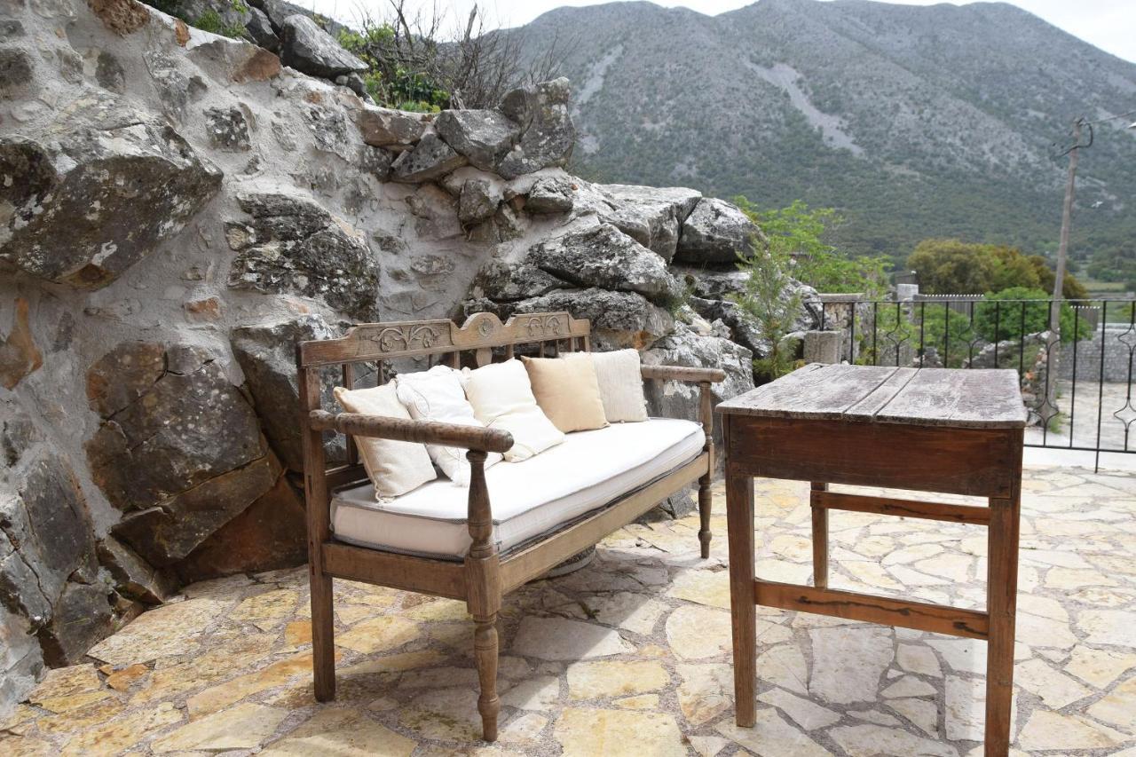 Stone Built Villa Galatia, Poolside & Perfect View Karés エクステリア 写真