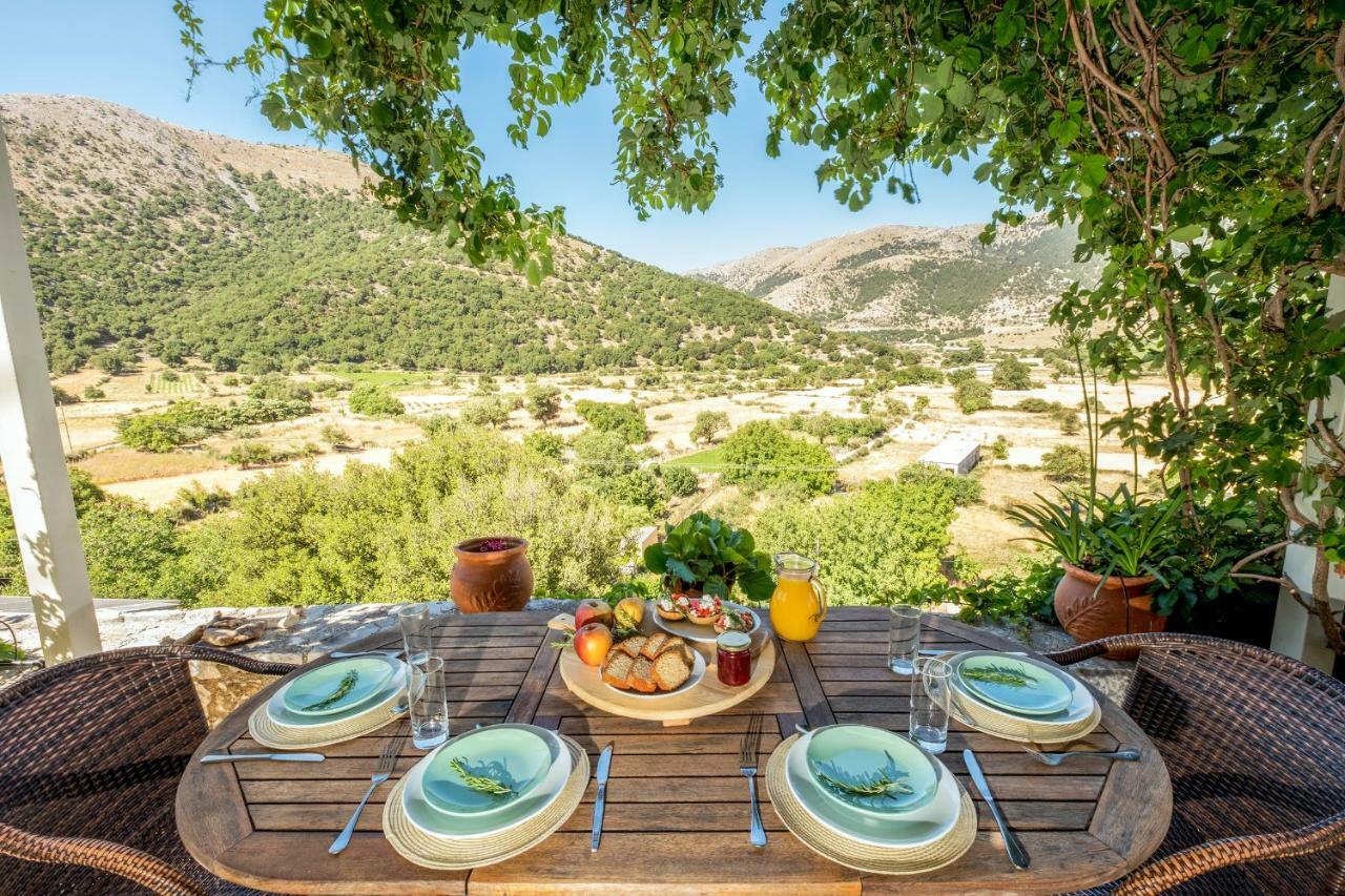 Stone Built Villa Galatia, Poolside & Perfect View Karés エクステリア 写真