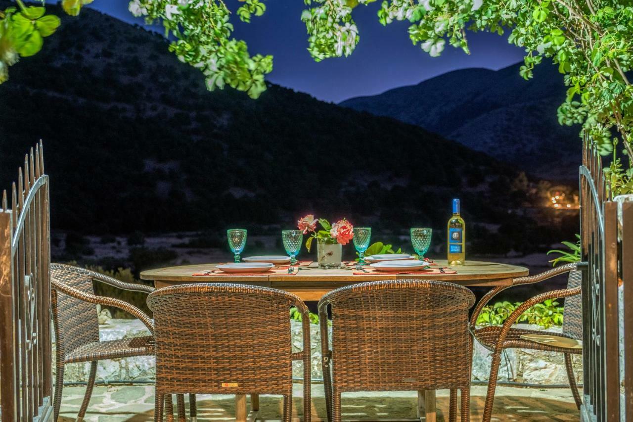 Stone Built Villa Galatia, Poolside & Perfect View Karés エクステリア 写真
