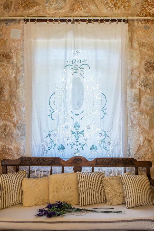 Stone Built Villa Galatia, Poolside & Perfect View Karés エクステリア 写真