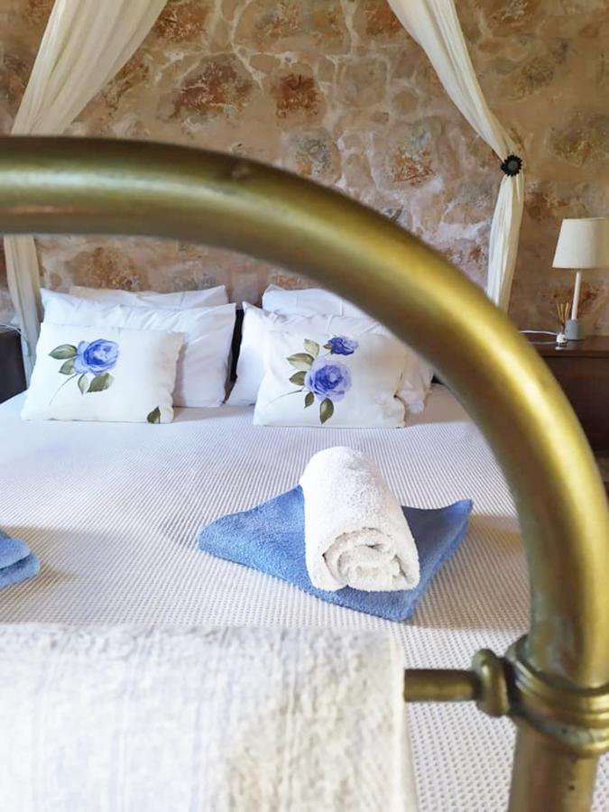 Stone Built Villa Galatia, Poolside & Perfect View Karés エクステリア 写真